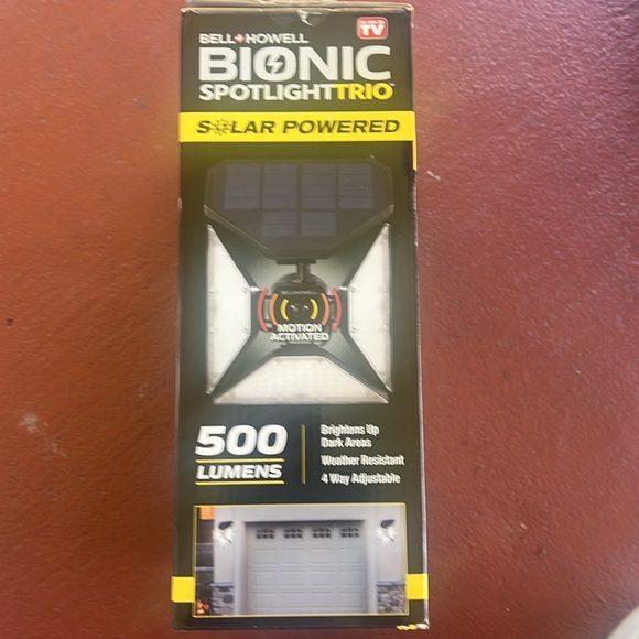 Outside lighting - Picture 3 of 3